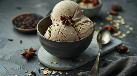 Veganes Chai-Hafermilch-Eis mit gerösteten Pistazien